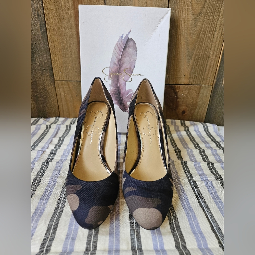 NEW with box Jessica Simpson heels